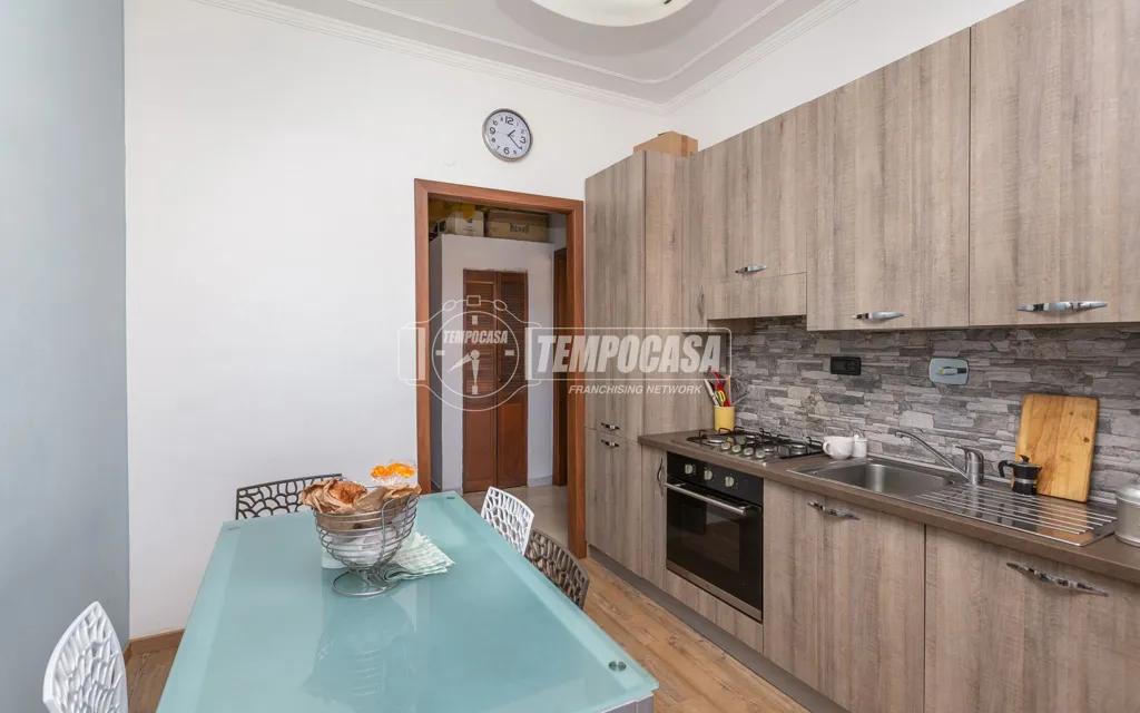 Cuisine - Trilocale with Balcony in Moncalieri