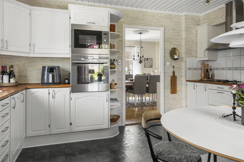 Köök - Charming 1933 Villa with Garden in Central Location