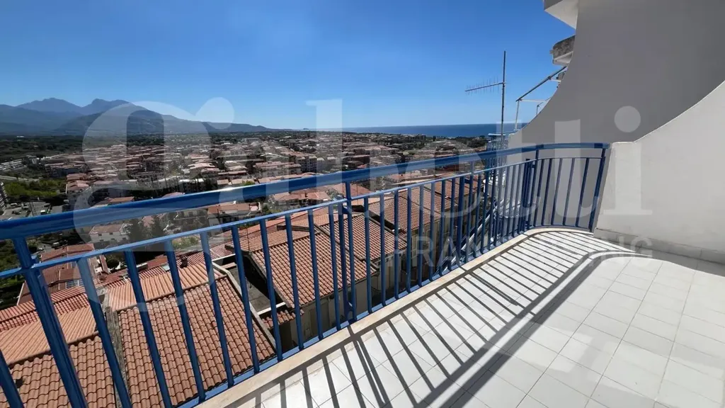 Rõdu - Apartment with Sea View in Scalea
