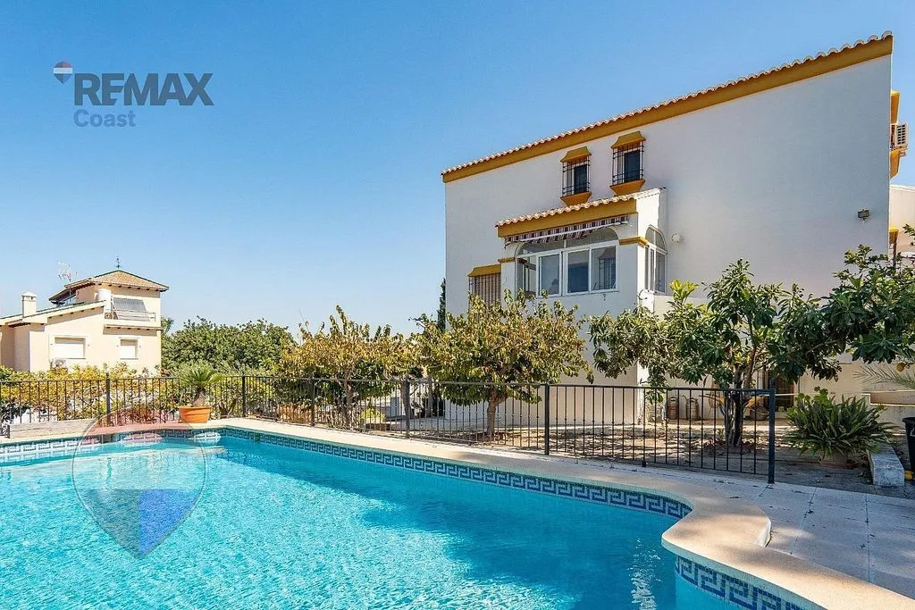 Bassein - Chalet with Pool in Manantiales - Lagar