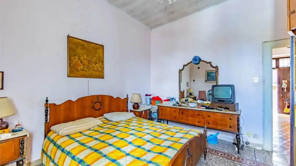 Bedrooms - Three-Bedroom Apartment in Tivoli