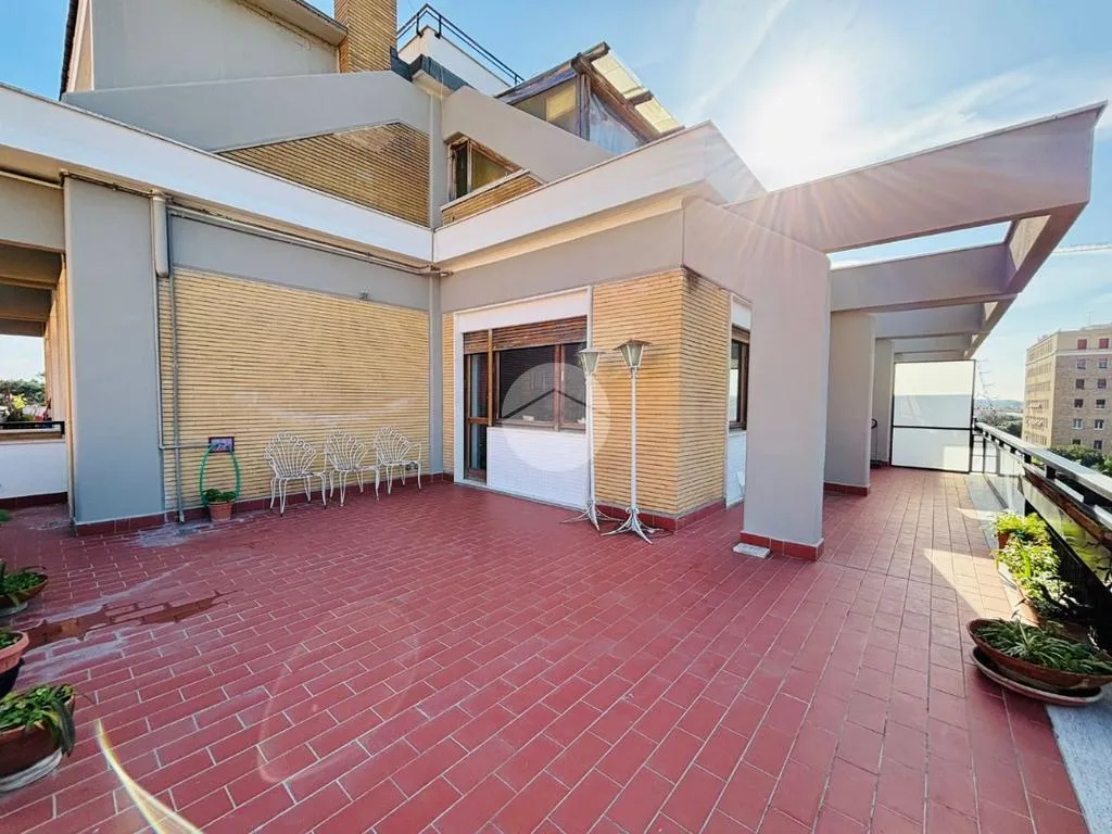 Terrace - Penthouse with Park Views in Ardeatino