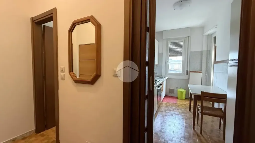 Esik - Rented Flat with Balcony in Milan
