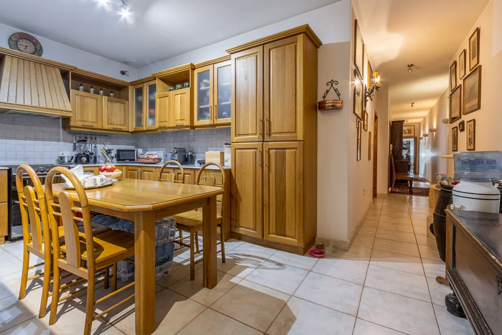 3 magamistoaga korter asukohas Sliema