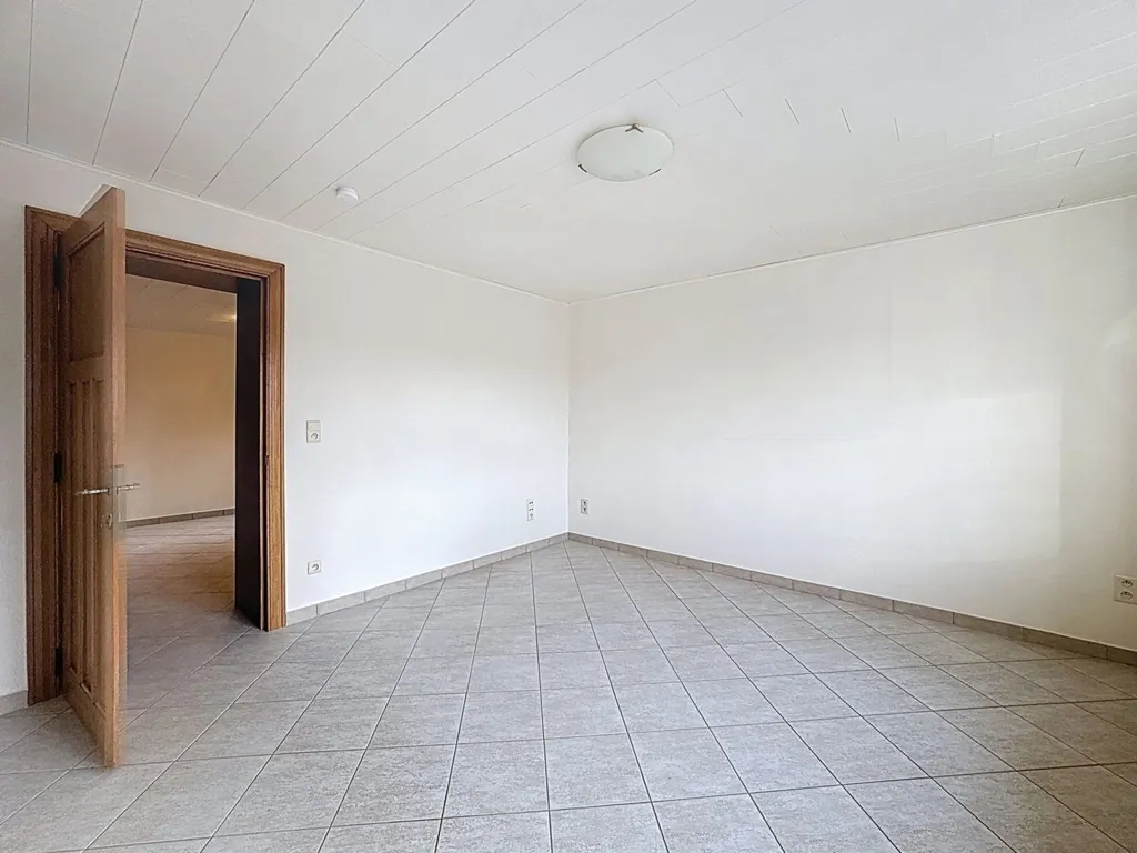 Toad - Apartment with Shared Garden in Houffalize