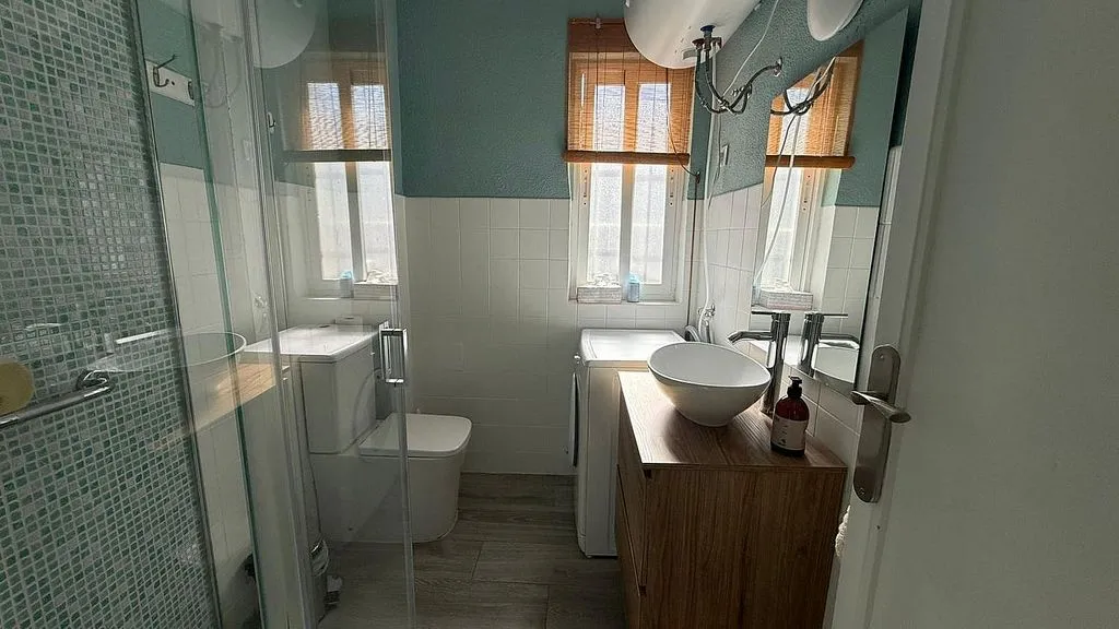 Salles de bain - Furnished Flat with Balcony in Santa Clara