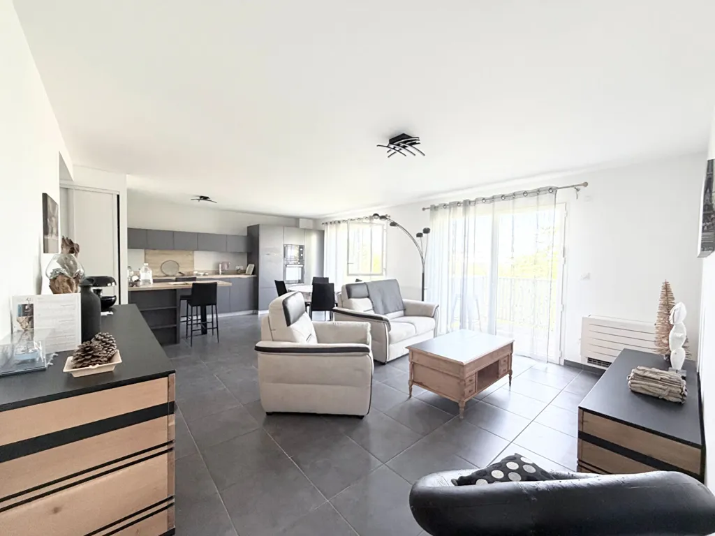 Living Room - Bright T3 Apartment with Terrace in Pessac Centre