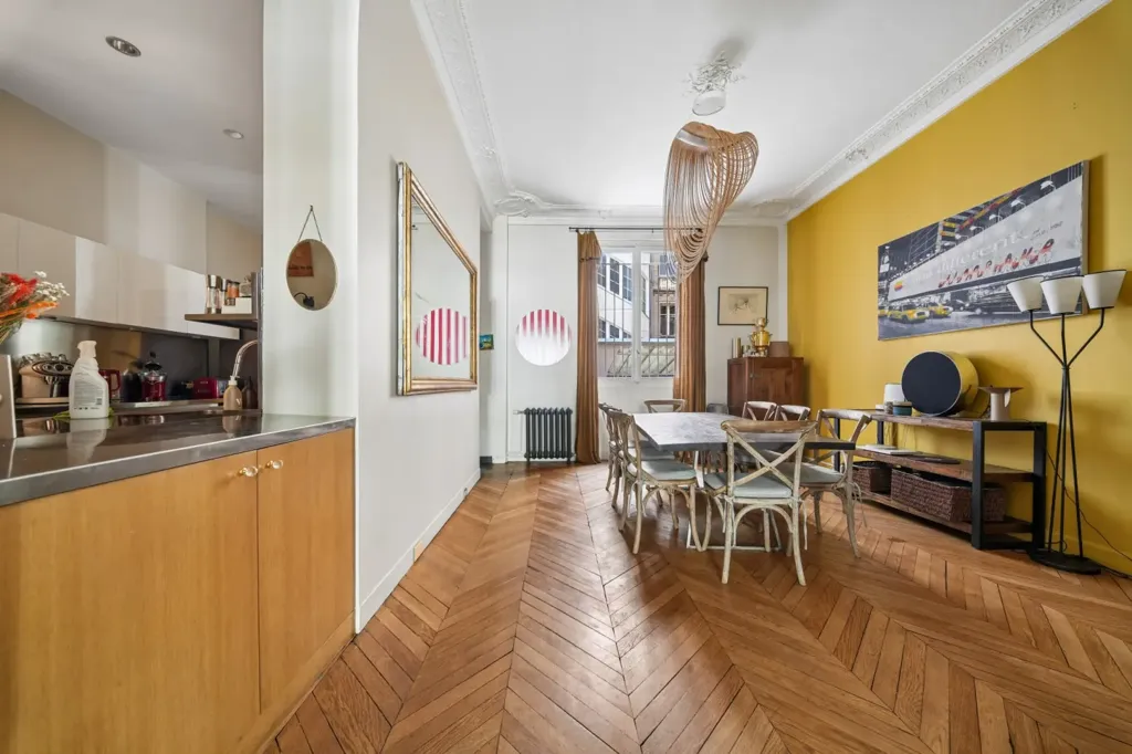 Söögituba - Haussmannian Flat with Eiffel Tower View in Champs-de-Mars