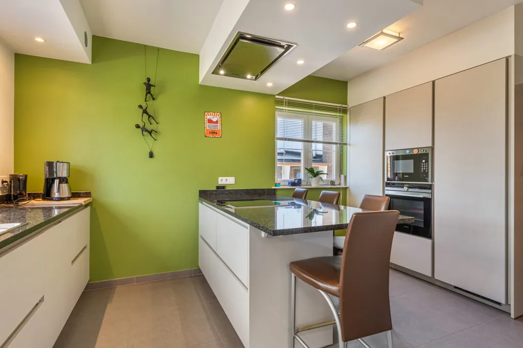 Cuisine - Villa Rénovée avec Garage à Erps-Kwerps