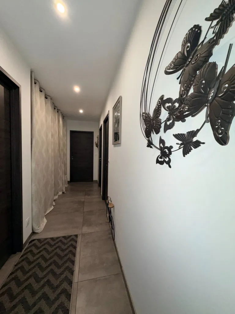 Hallway - Contemporary House with Pool and Spa in Escource
