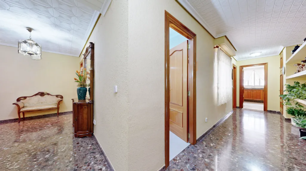 Esik - Two-in-One Property with Terrace in Torrent