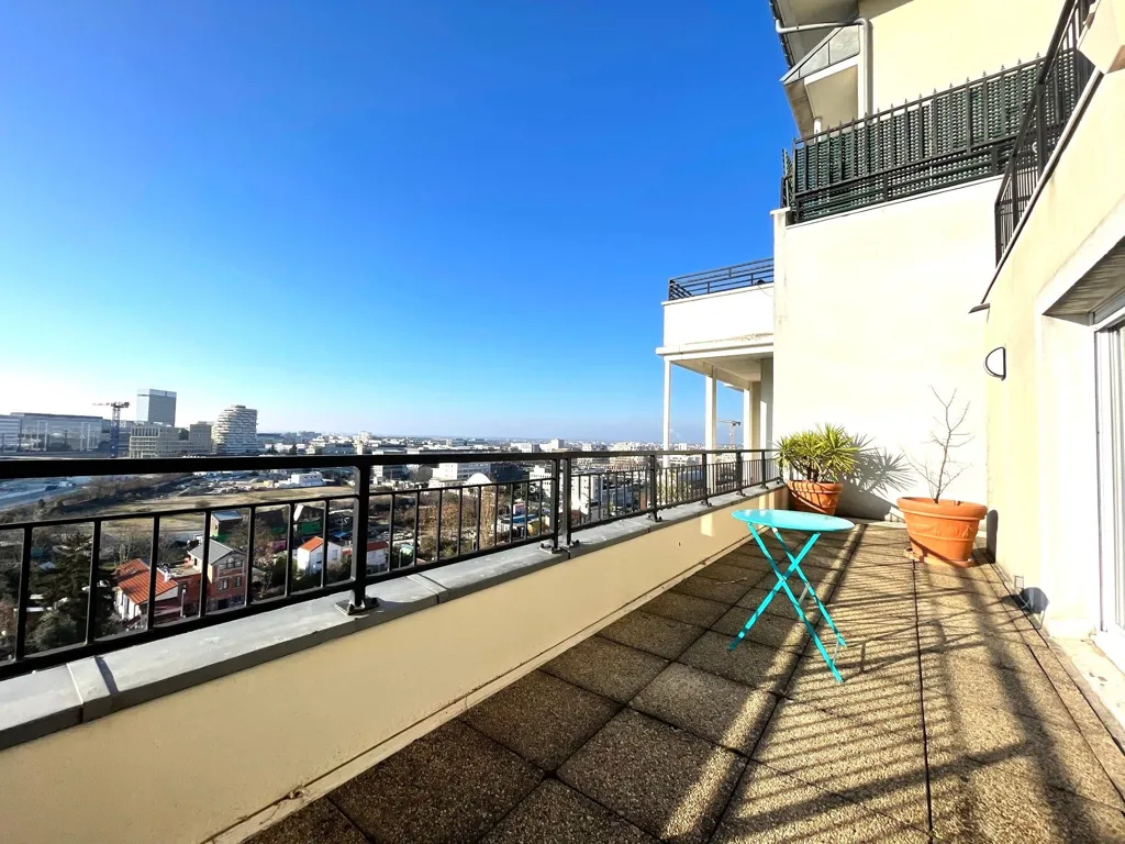 Rõdu - Studio with West-Facing Terrace in Courbevoie