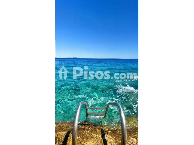 Bassein - Seafront Chalet with Terrace in Torrenova