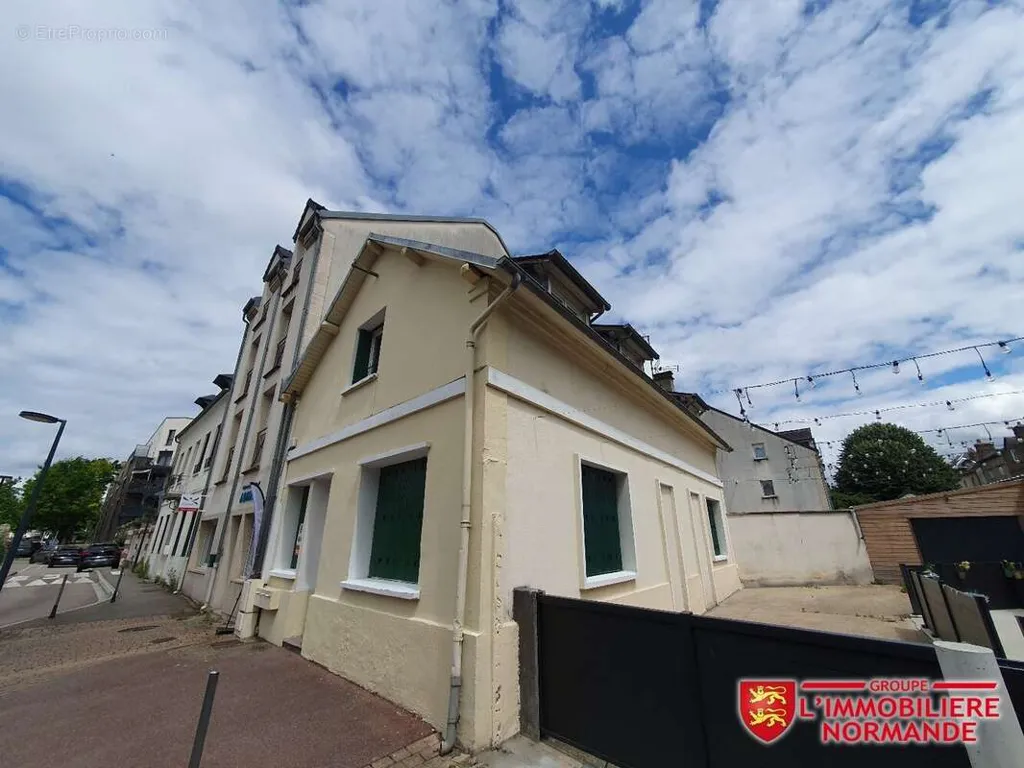 Extérieur - Immeuble de rapport en centre-ville à Louviers