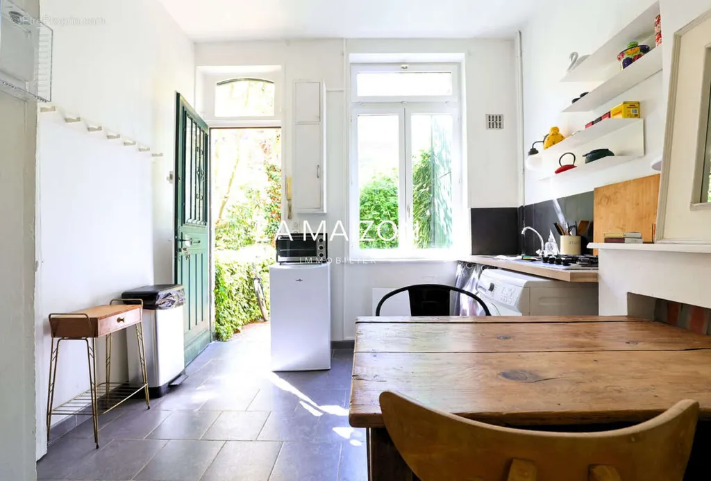 Cuisine - Maison de Courée avec Terrasse au Vieux-Lille