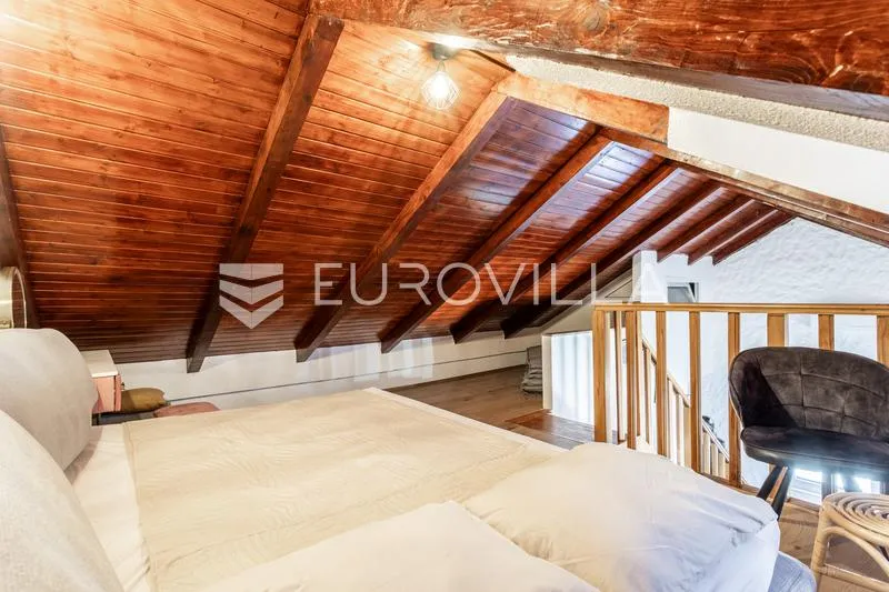 Rooms - House with Pool and Gallery in Gaćelezi