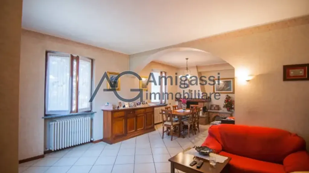 Soggiorno - Villa bifamiliare con giardino privato a Zanica
