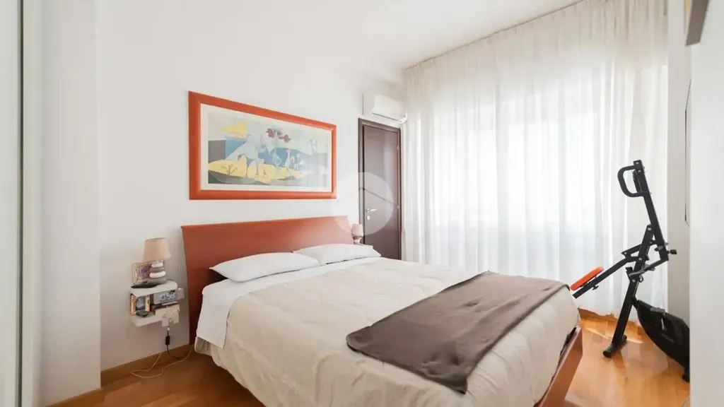 Chambres - Triplex with Balcony in Central Rome