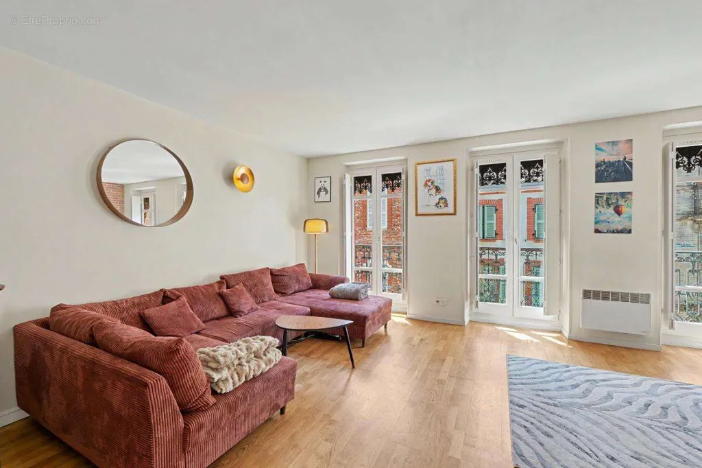 Elutuba - Spacious T3 with Cellier in Toulouse Centre