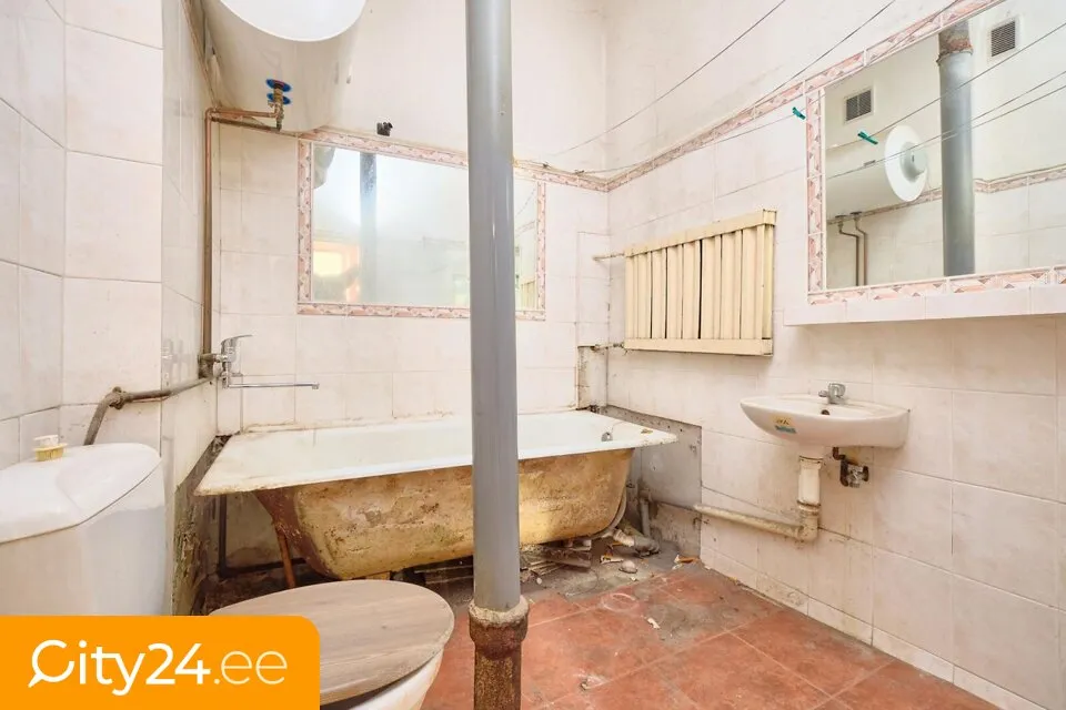 Bagni - Four-Bedroom Apartment in Historic Building, Riga Centre