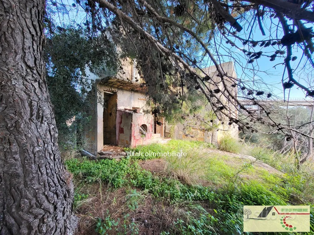 Välivaade - Villa to Renovate with Large Plot in Agrigento