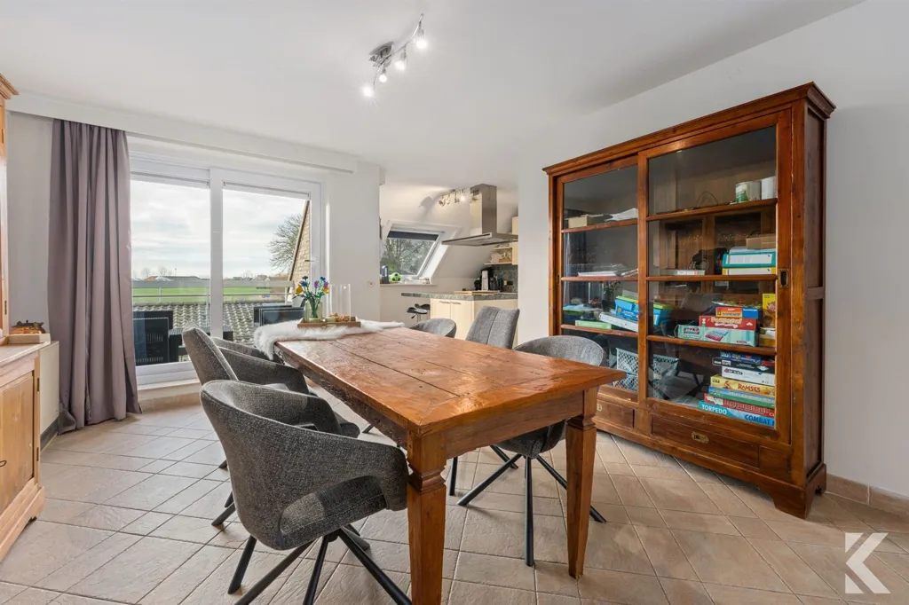Söögituba - Spacious House with Open View in Pervijze