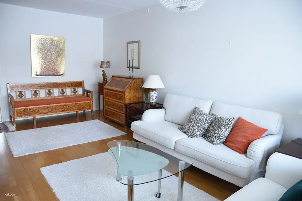 Séjour - Bright Apartment with Glazed Balcony in Espoo