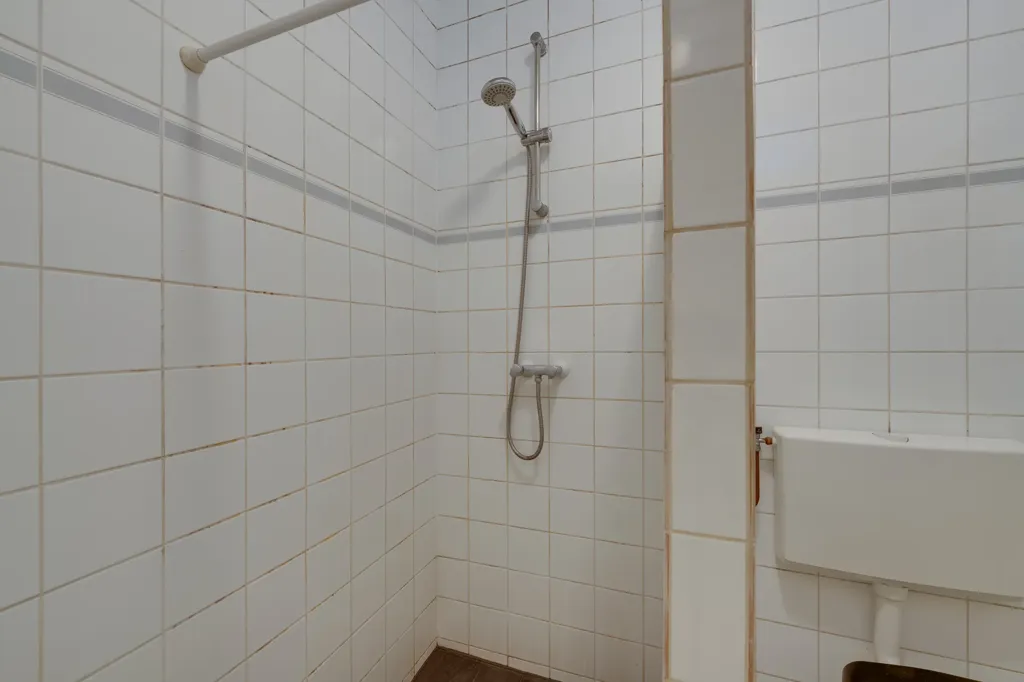 Vannitoad - Charming Two-Bedroom Apartment with Balconies in Amsterdam
