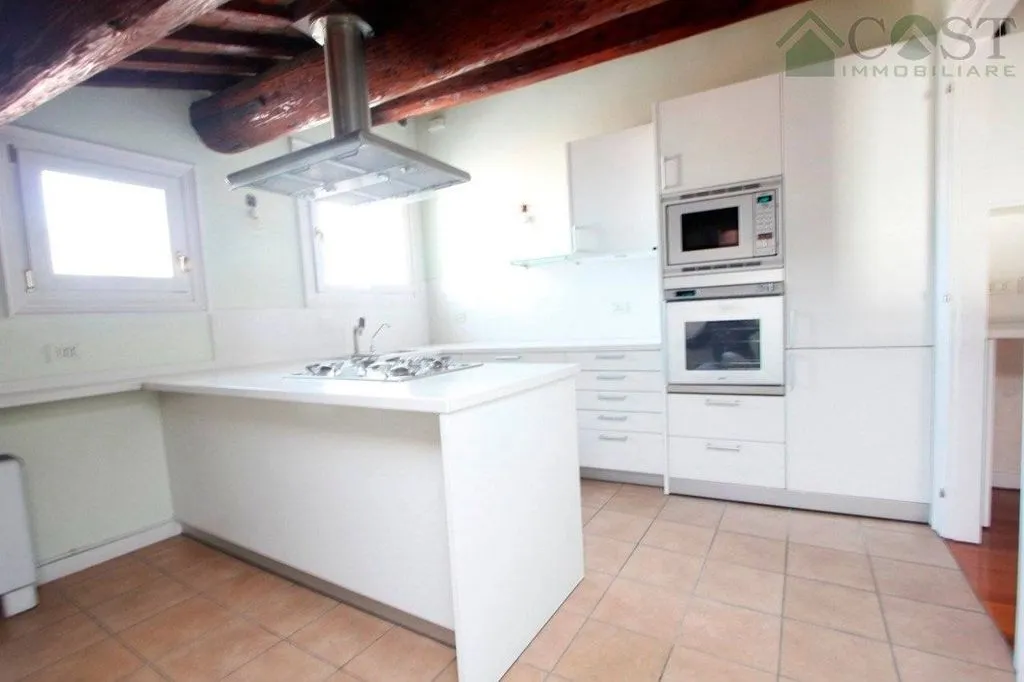 Cuisine - Luxury Penthouse with Panoramic Views in Vicenza