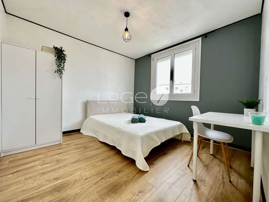 Magamistoad - Spacious 5-Bedroom Apartment in Lorient