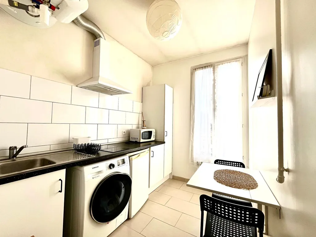 Cuisine - Maison Répartie en 3 Appartements à Montreuil