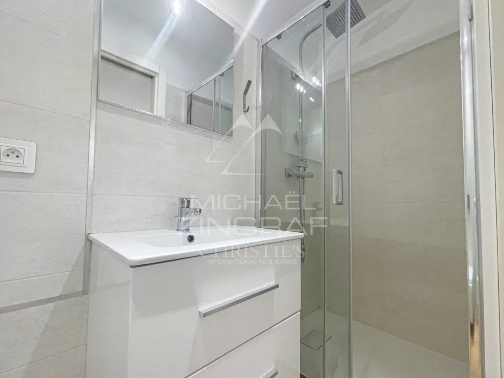 Salles de bain - Appartement T3 Rénové au Centre de Cannes