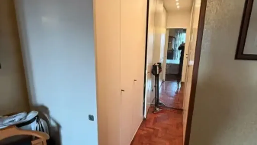 hallway_entrance