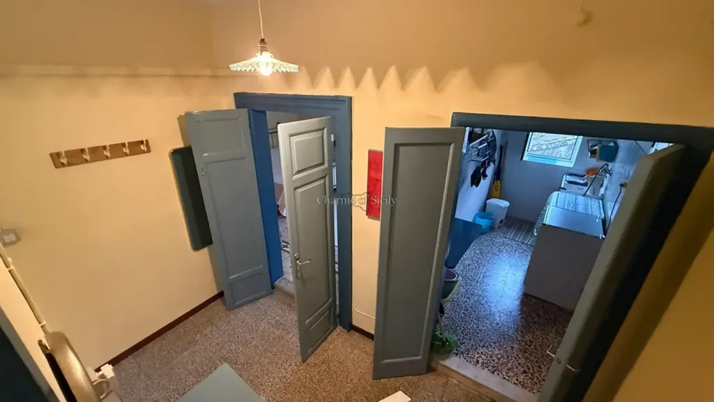 Entrée - Renovated Apartment with Balcony in Modica