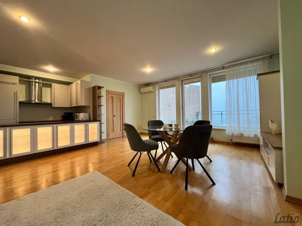Salle à manger - 3-Bedroom Apartment with Terrace in Riga