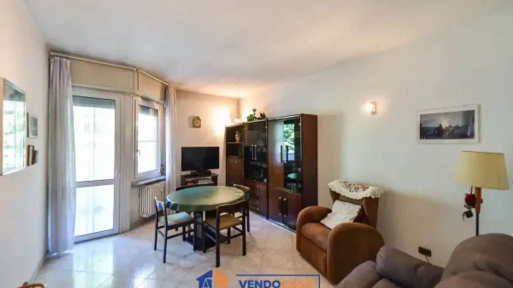 Séjour - Apartment with Garden in Settimo Torinese