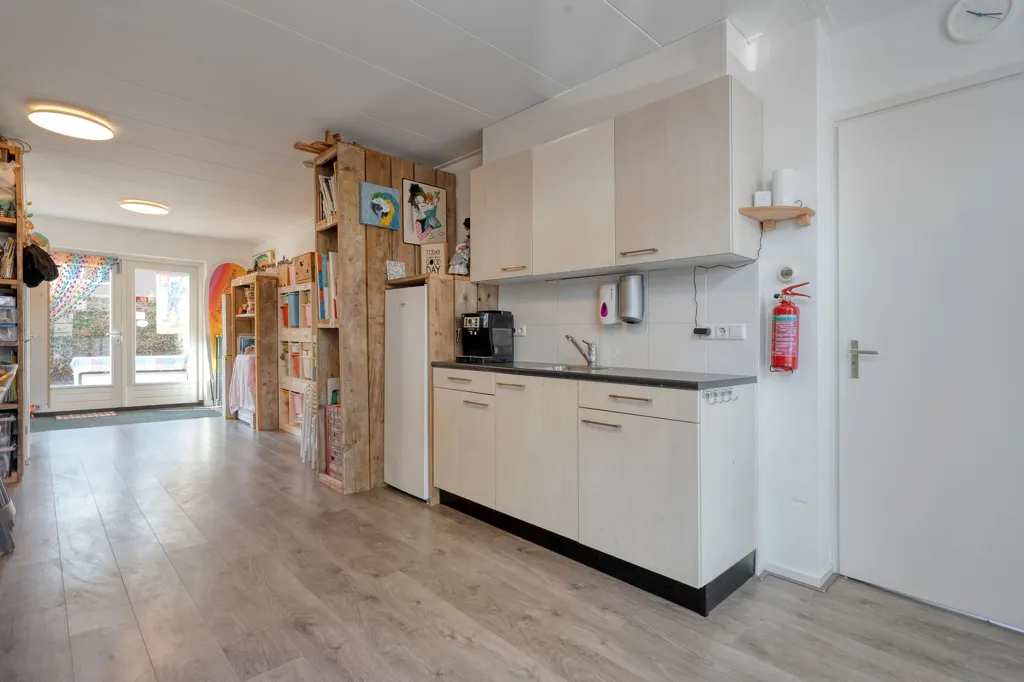 Köök - Spacious Corner House with Garden in Hoogeveen