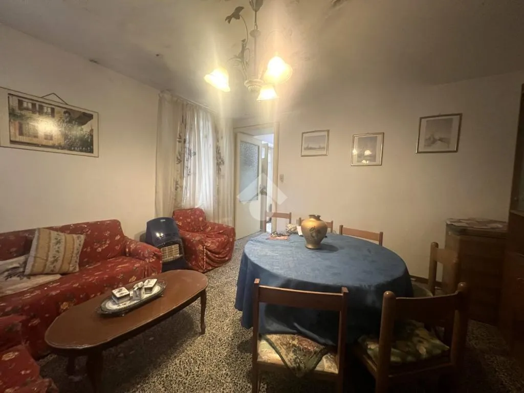 Sala da pranzo - Semi-detached House with Terrace in Feroleto Antico