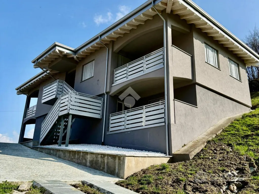 6-room house in IT