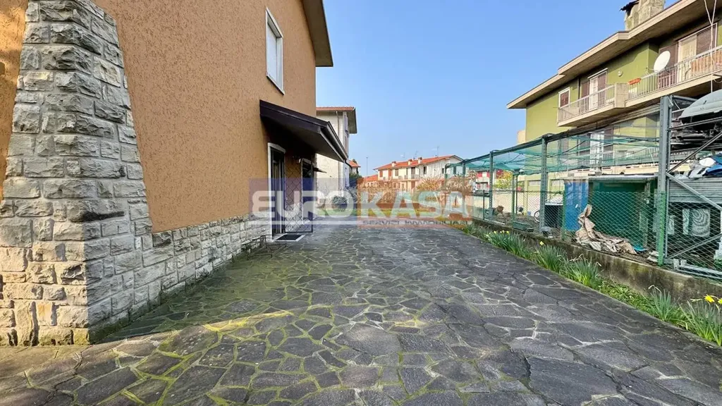 Extérieur - Villa with Garden in Osio Sopra