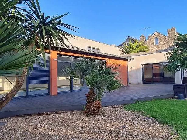 Terrass - Architectural House with Pool in Pont L'Abbé