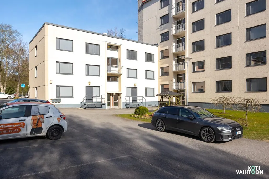 Välivaade - Renovated Flat with Balcony in Helsinki