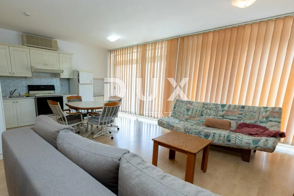Séjour - Spacious Apartment with Balcony in Pula
