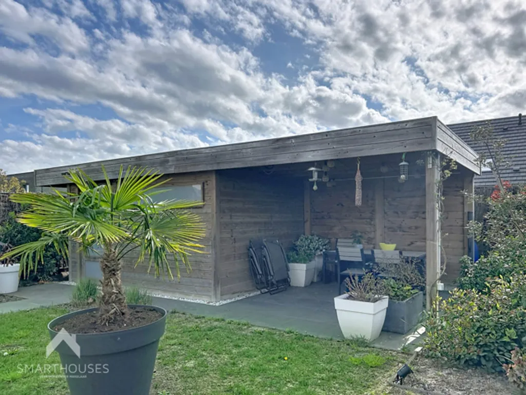 Aed - Energy-Efficient House with South-West Garden in 2017