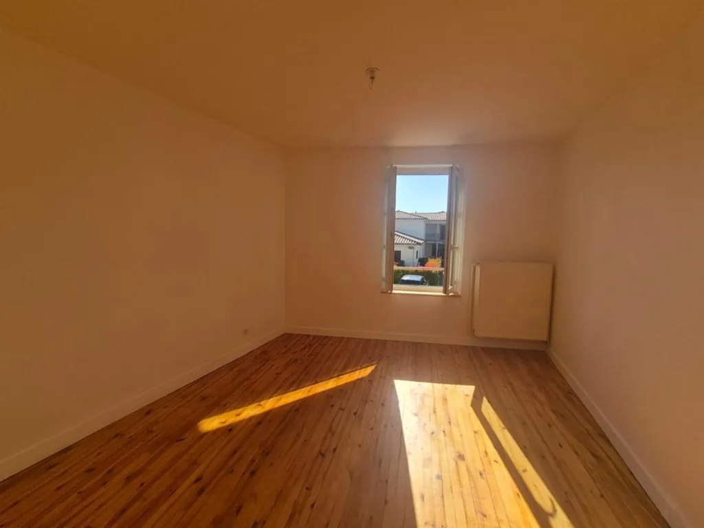 Pièces - Appartement Rénové avec Balcon au Centre de Saint Marcellin
