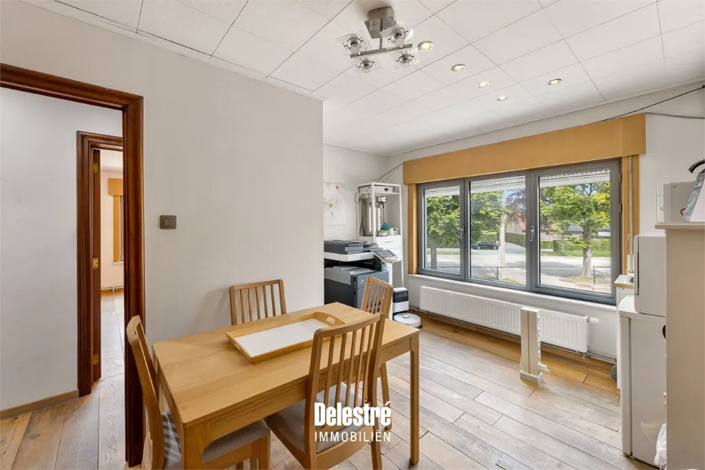 Salle à manger - Propriétés Commerciales avec Vue sur la Route à Erpe-Mere