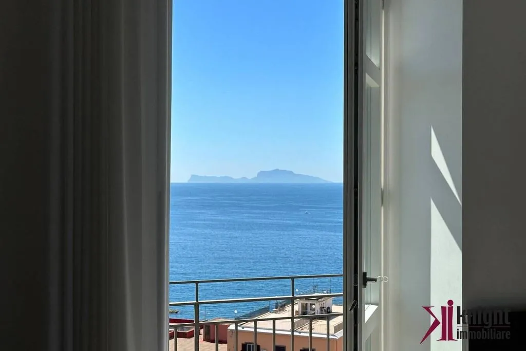 Pièces - Luxury Apartment with Panoramic View in Pozzuoli
