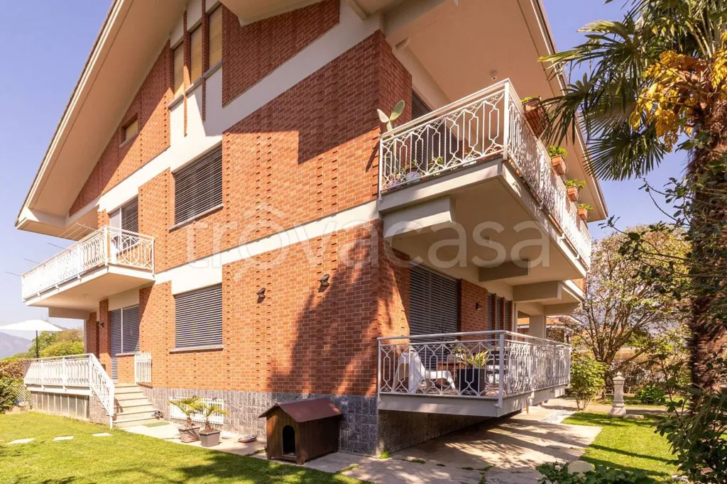 Extérieur - Apartment with Terraces in Rosta