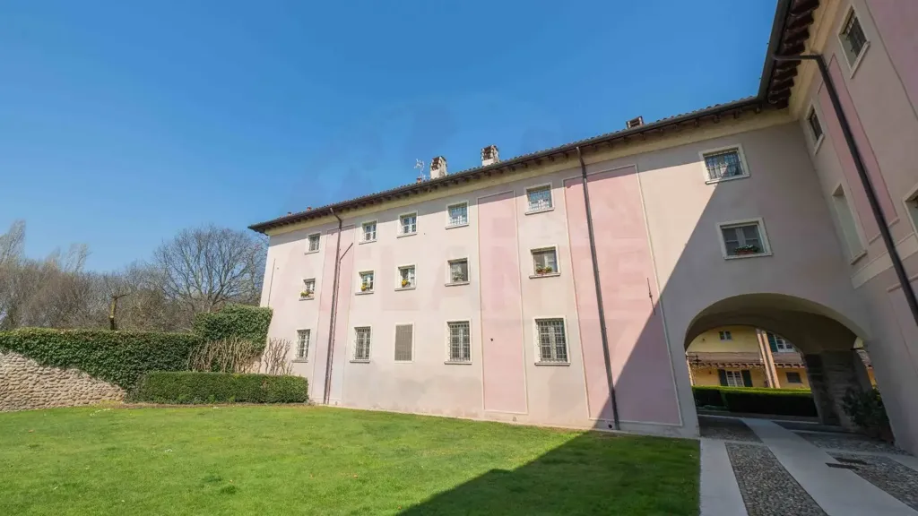Välivaade - Duplex in Exclusive Residence, Castegnato
