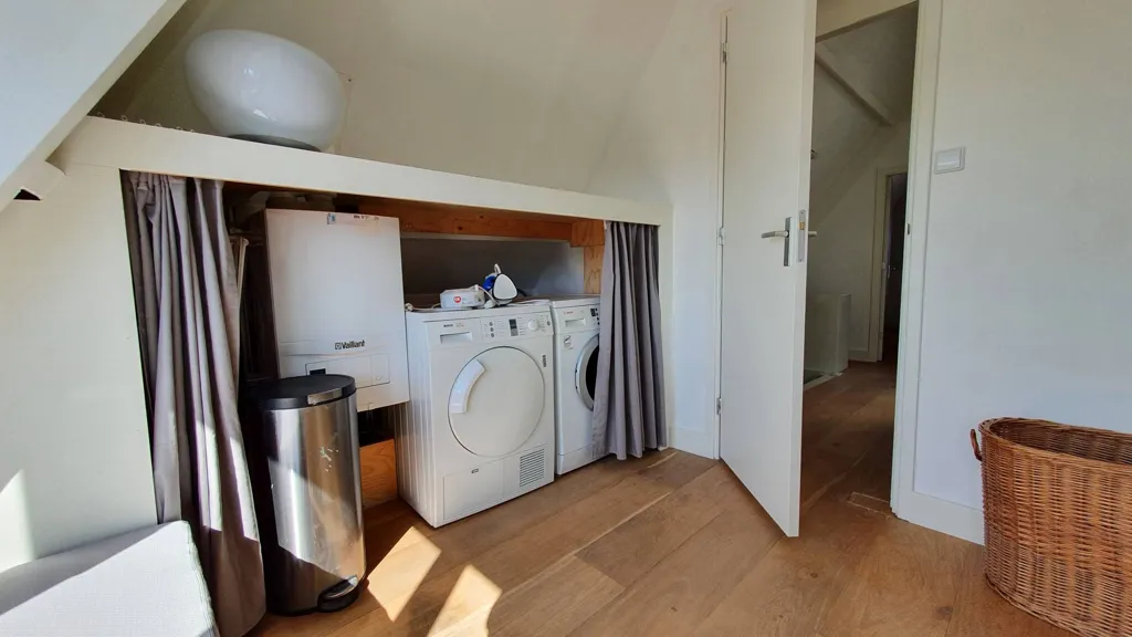 Lavanderia - Furnished Apartment with Terrace in Weimarstraat